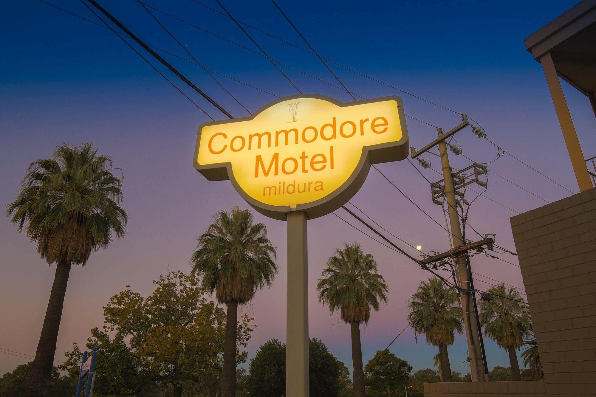 Commodore Mildura Motel Exteriör bild