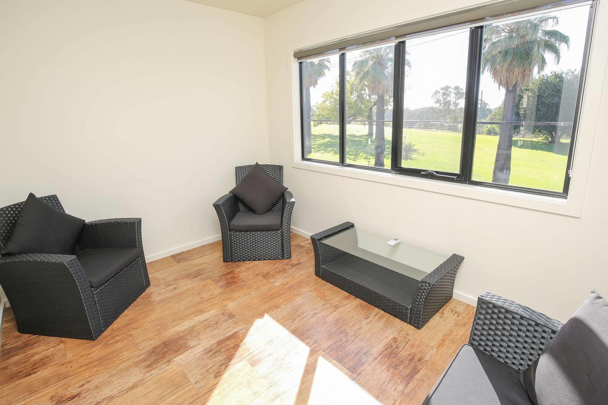 Commodore Mildura Motel Exteriör bild