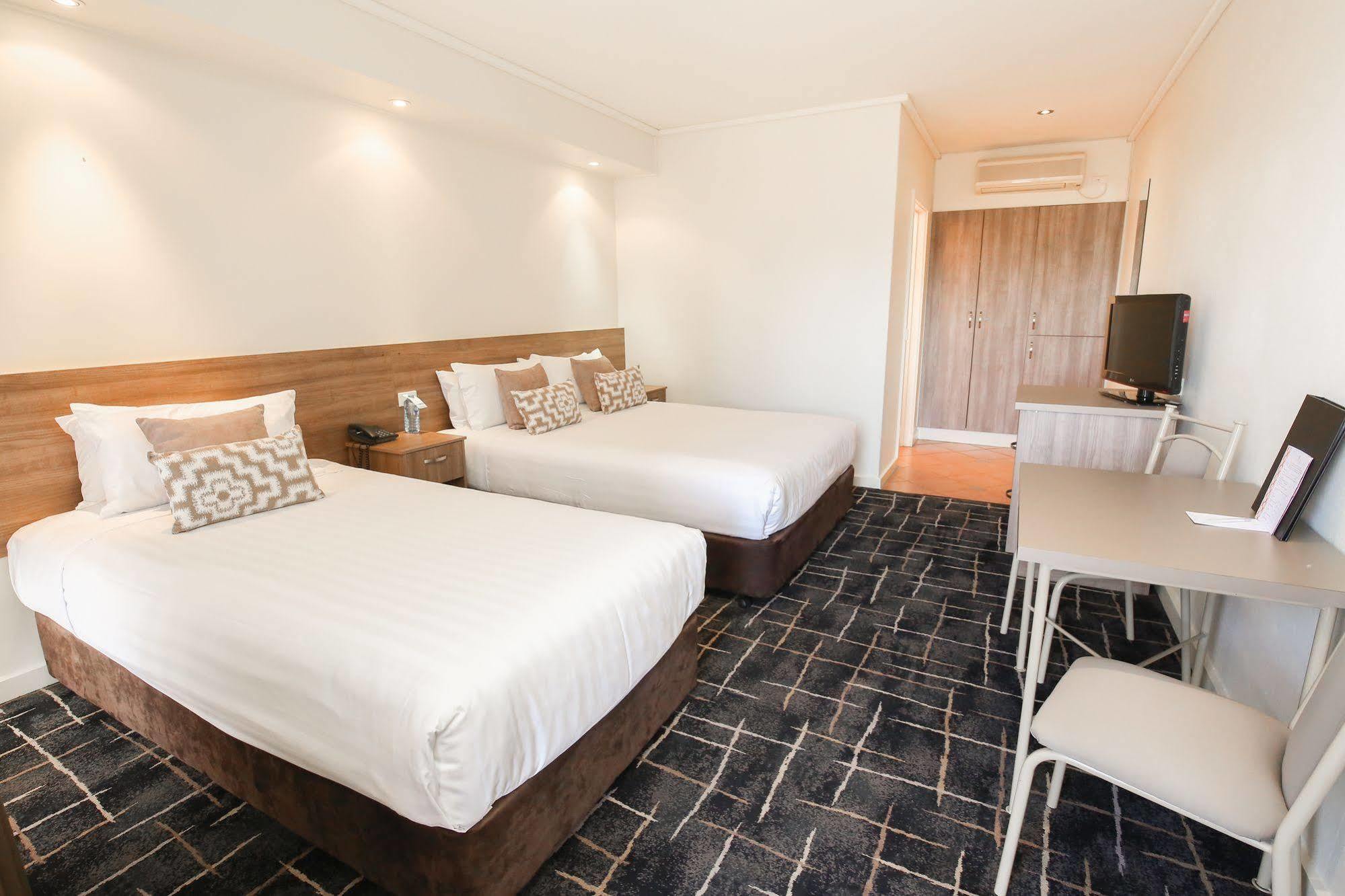 Commodore Mildura Motel Exteriör bild