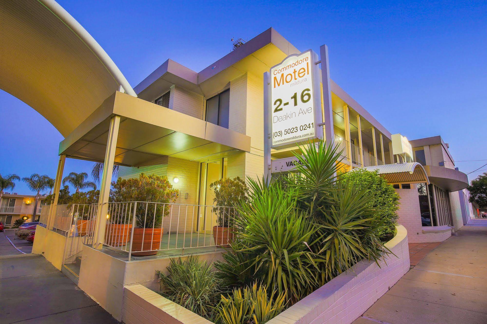 Commodore Mildura Motel Exteriör bild